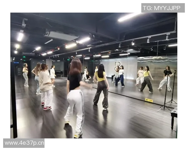 武汉街舞队灵活性揭秘：街舞文化与团队精神的完美结合